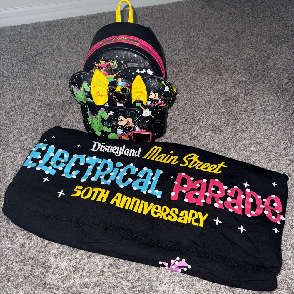 Disneyland Main Street Electrical Parade 50th Anniversary set NWT